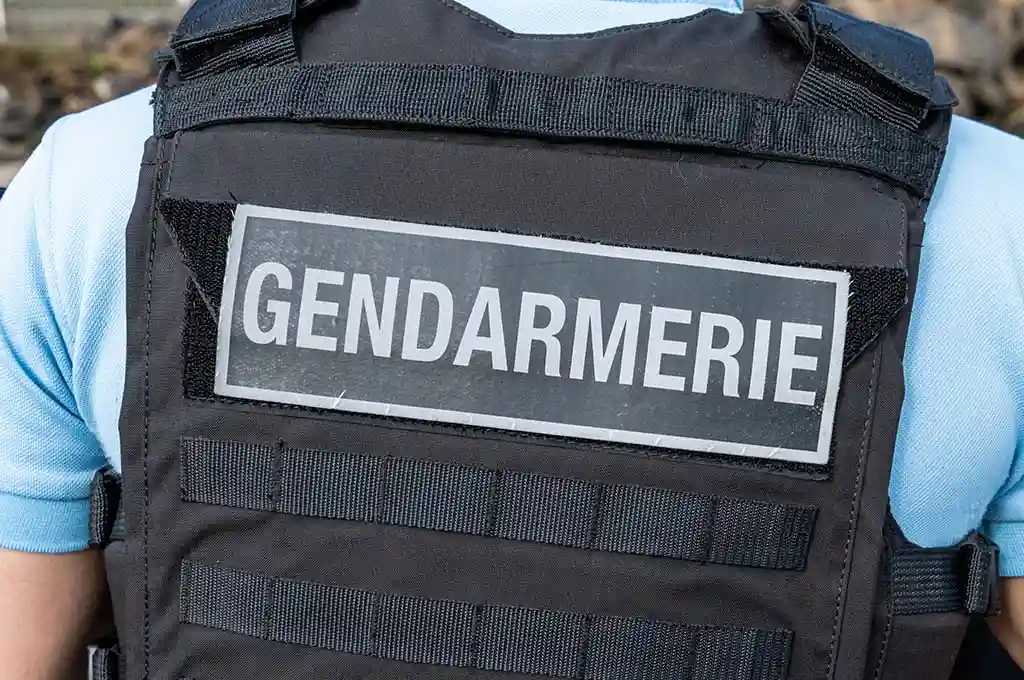 la gendarmerie alerte, cette nouvelle arnaque bancaire fait des ravages, des milliers de français déjà victimes