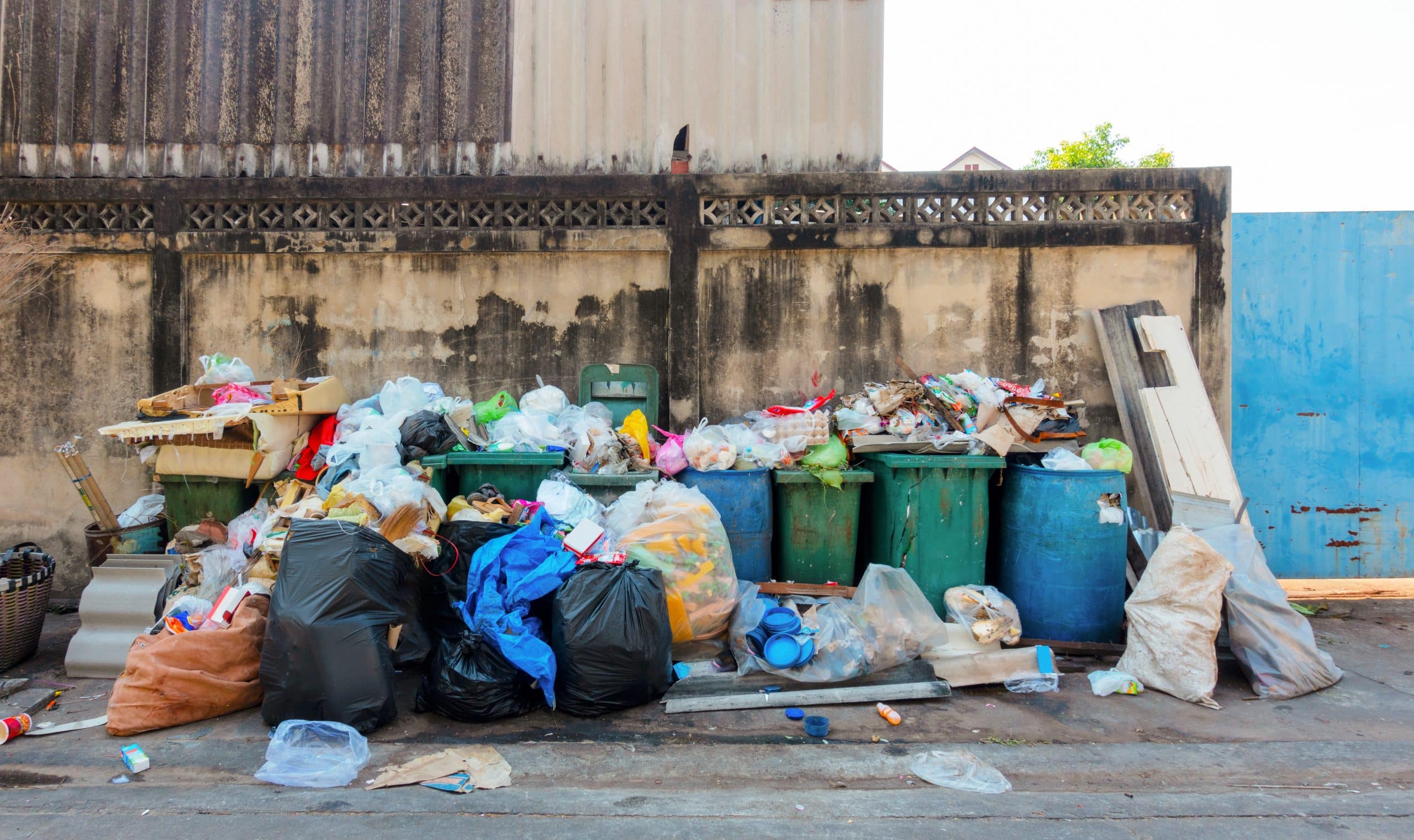 dans cette collectivité, des agents fouillent les poubelles et ne ramassent plus celles où le tri des déchets est mal fait