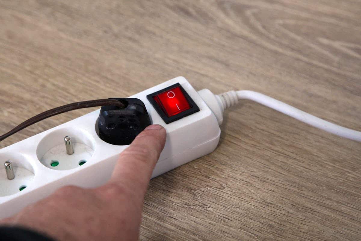 j'ai débranché ces appareils électroménagers après chaque utilisation, j'ai économisé 140 euros sur ma facture d'électricité