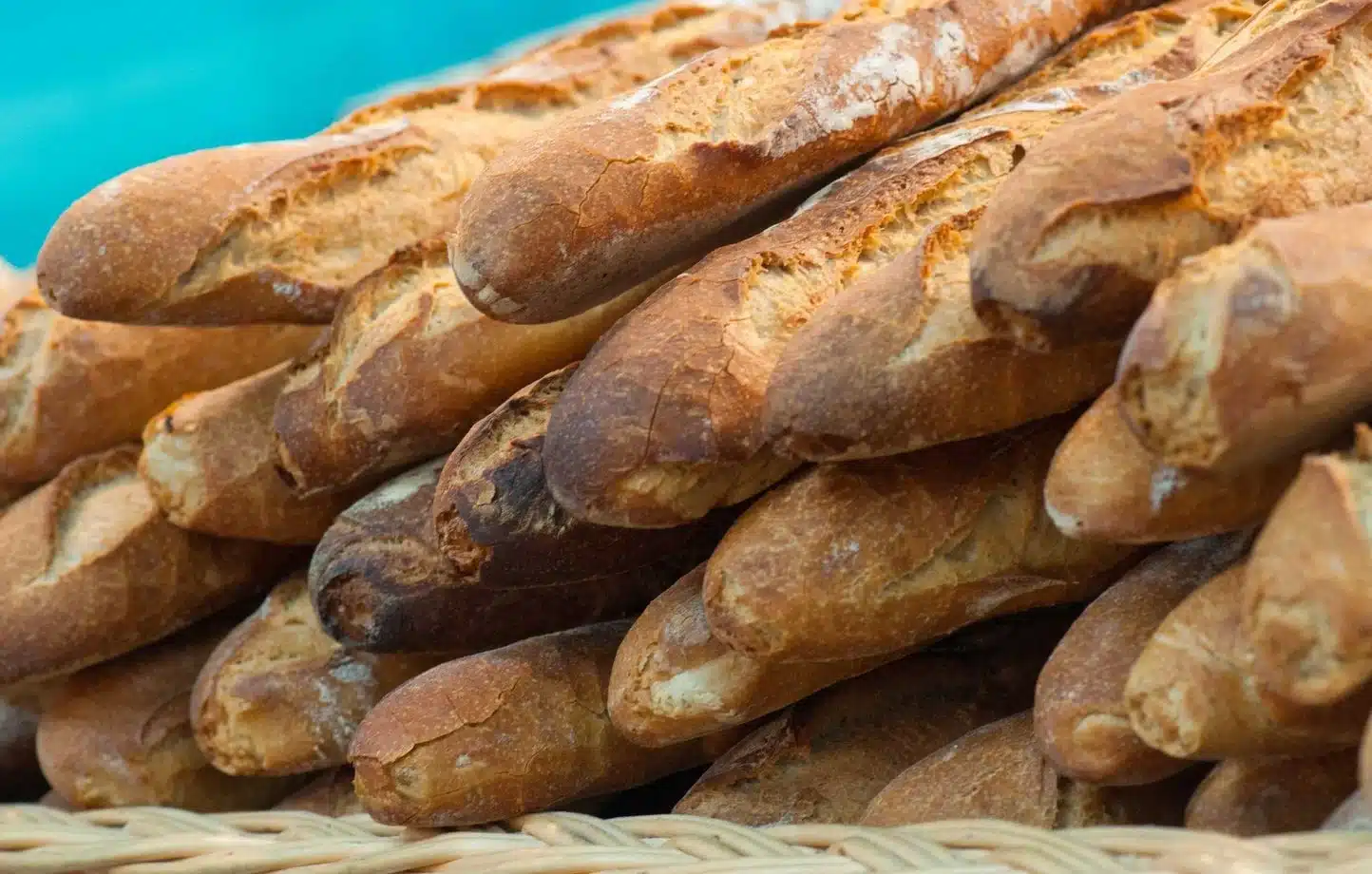 j’étais pleinement confiant, un octogénaire va acheter du pain et rentre chez lui avec 3000 euros sur son compte